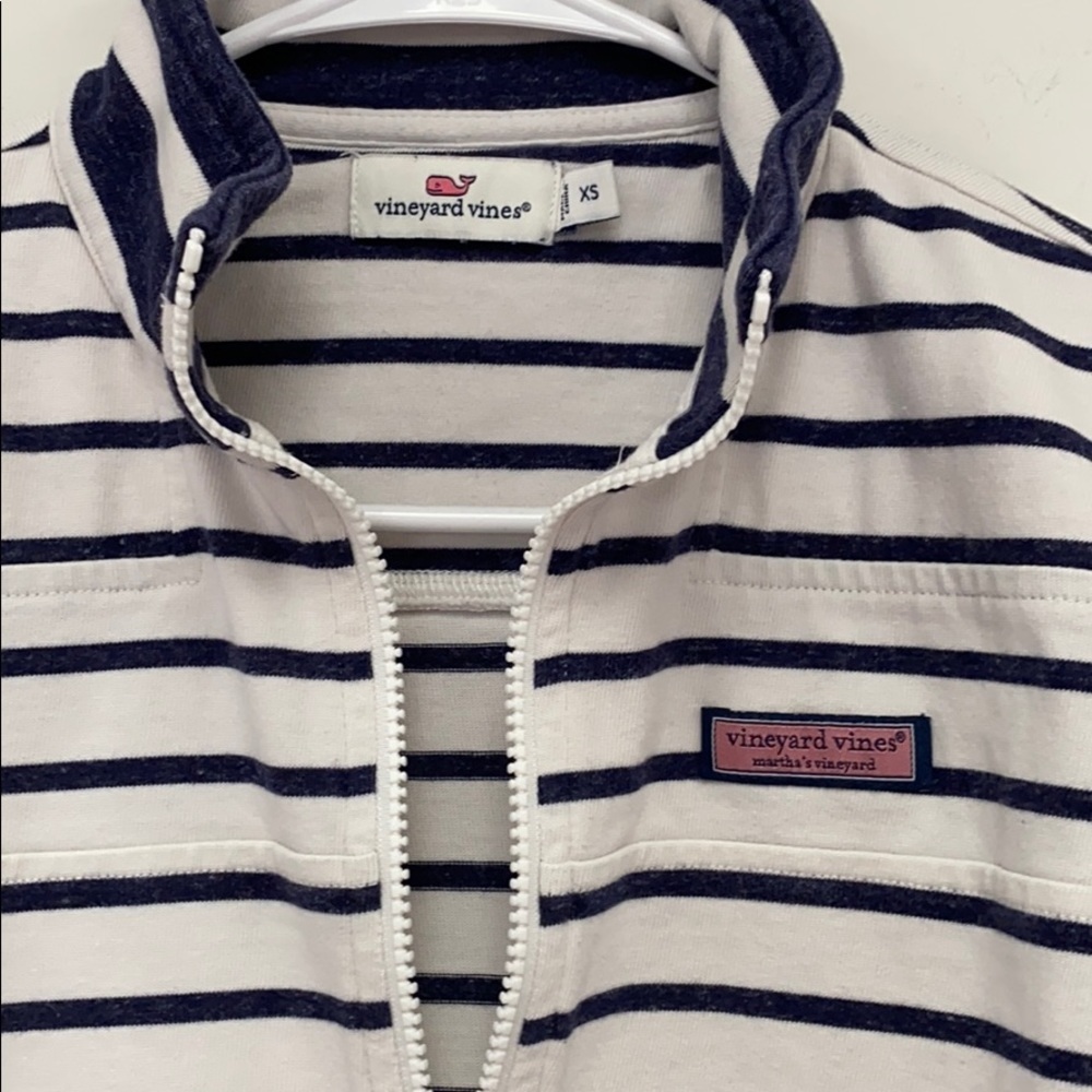 EUC Vineyard Vines half zip pullover - Picture 3 of 9